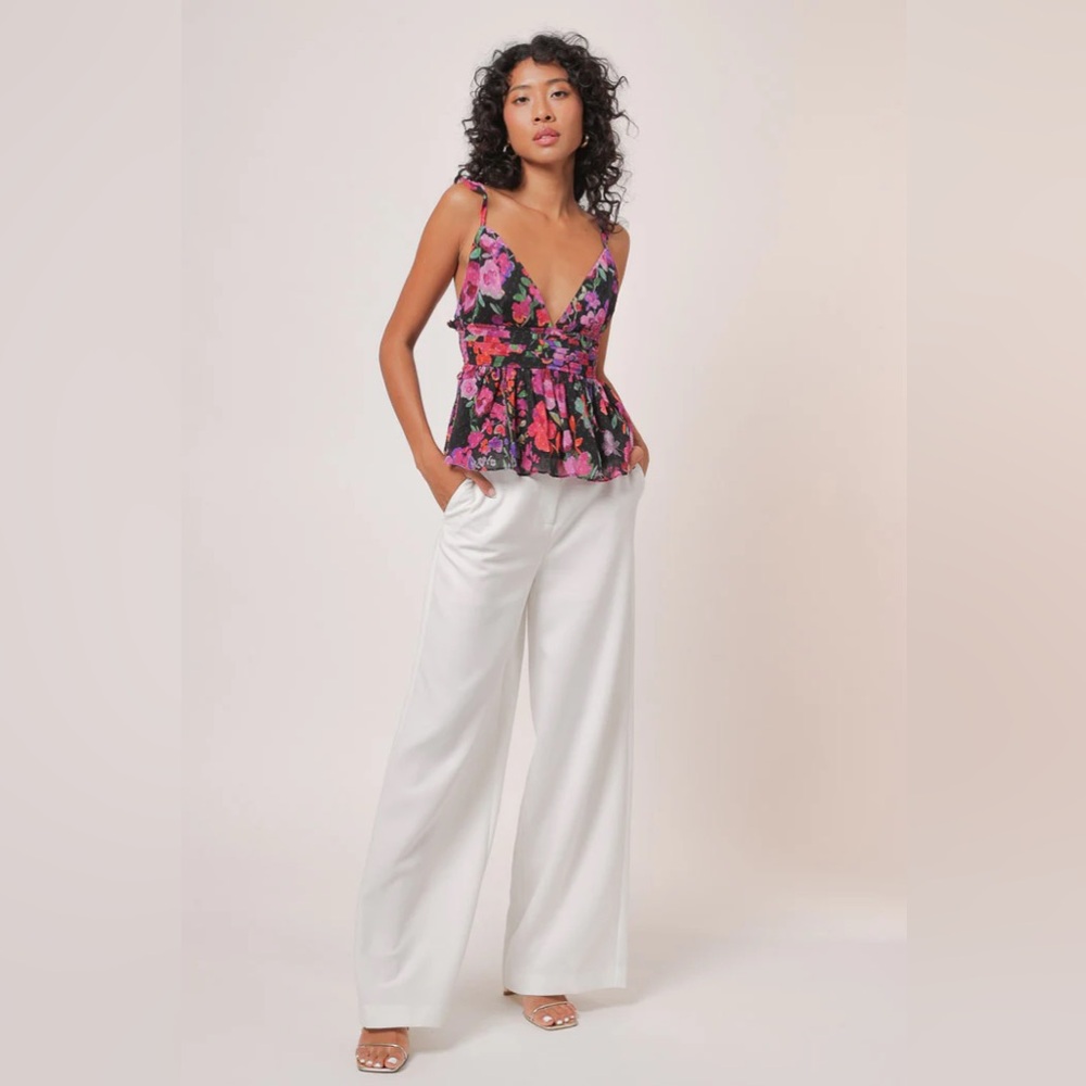 NWOT Line and Dot Mika Floral V-Neck Top